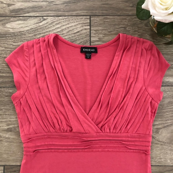 BEBE stretchy pink v-neck top size medium - Picture 2 of 7